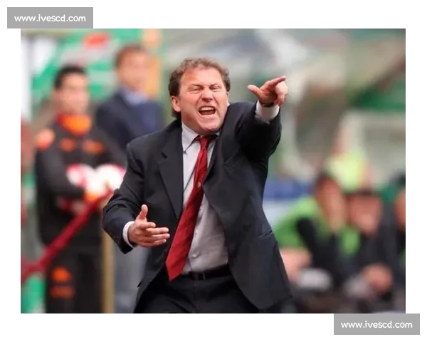 萨里怒批裁判:麦肯尼该被罚下,拉齐奥下半场零压力